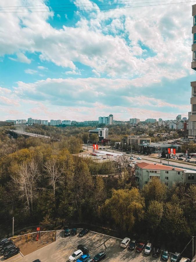 Luxury Sky Apartment Chisinau Exterior foto