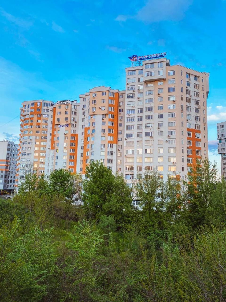 Luxury Sky Apartment Chisinau Exterior foto